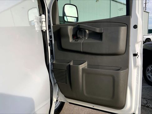 Used 2022 Chevrolet Express 2500 w/ Driver Convenience Package image 18