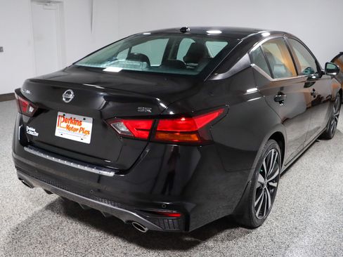 Used 2021 Nissan Altima 2.5 SR w/ SR Premium Package FWD image 7