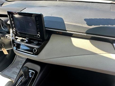 Used 2022 Toyota Corolla LE FWD image 12