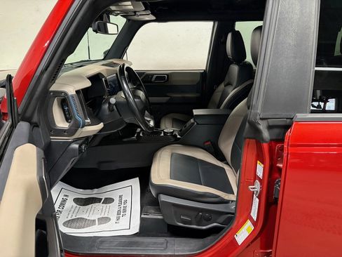 Used 2023 Ford Bronco Wildtrak image 3