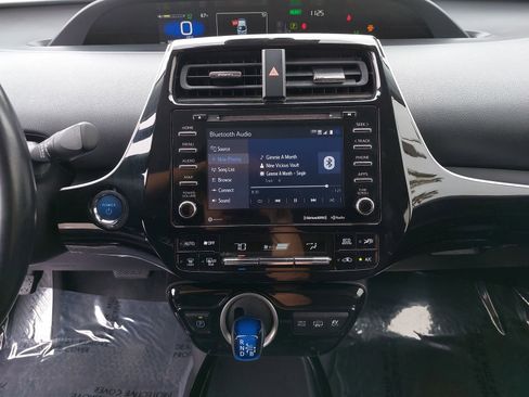 Used 2022 Toyota Prius Prime LE FWD image 19