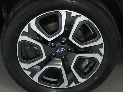 Certified 2023 Subaru Ascent Limited w/ Technology Package image 12