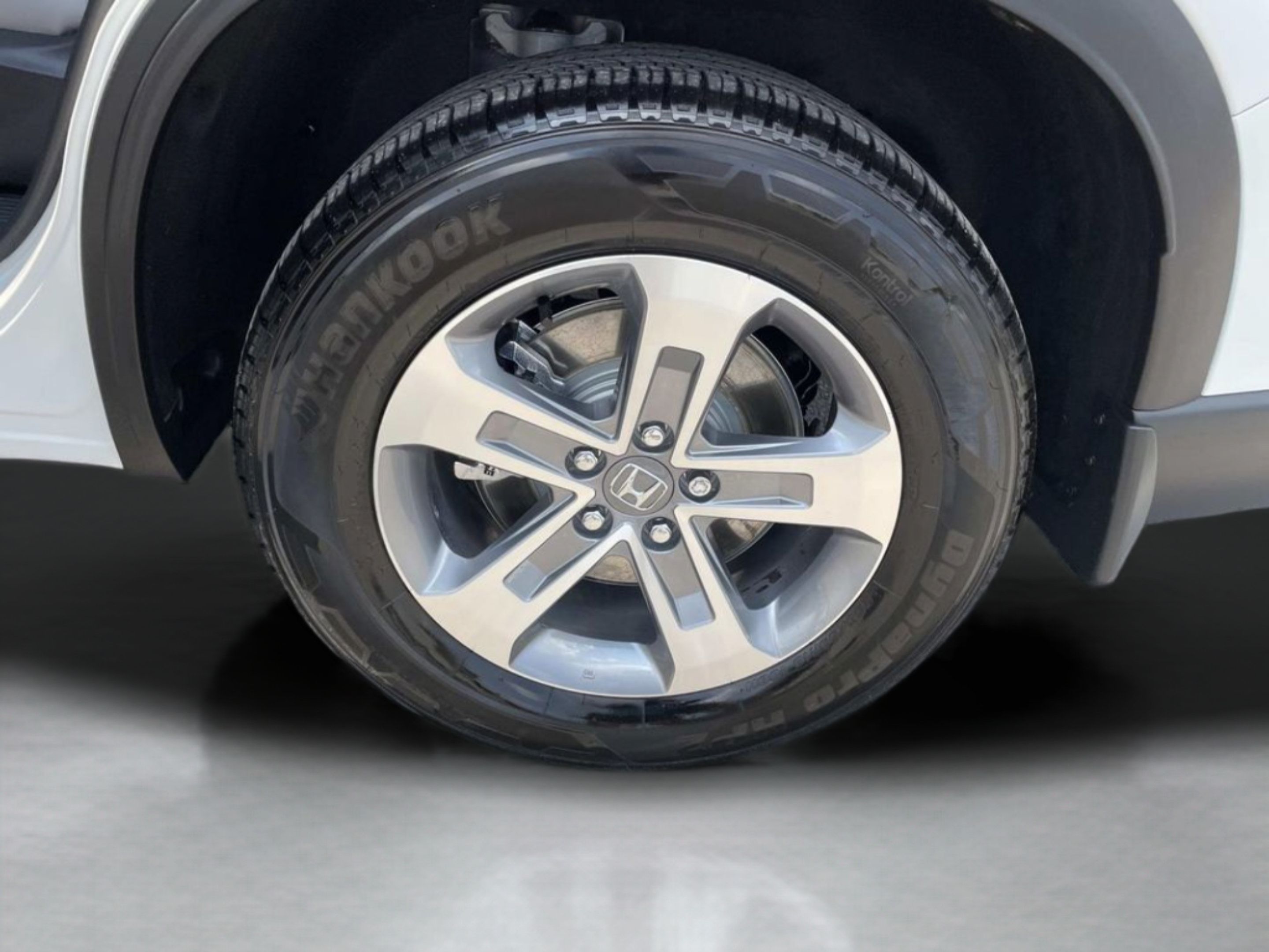 Used 2025 Honda Pilot EX-L image 32