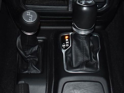 Used 2022 Jeep Wrangler Unlimited Sahara image 21