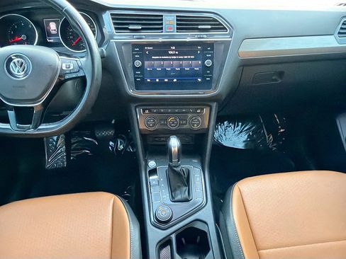 Used 2019 Volkswagen Tiguan SE w/ Panoramic Sunroof Package AWD/4WD image 17