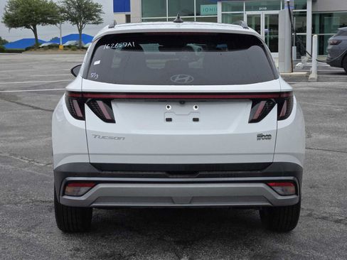 Used 2025 Hyundai Tucson Limited FWD image 6