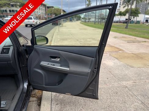 Used 2013 Toyota Prius V Five FWD image 12