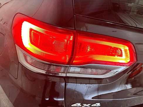 Used 2015 Jeep Grand Cherokee Laredo image 22