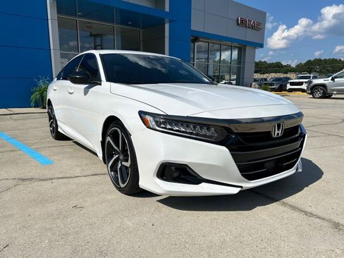 Used 2022 Honda Accord Sport image 2