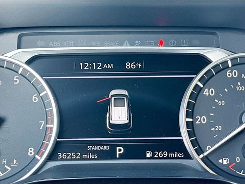 Used 2024 Nissan Pathfinder SV image 12