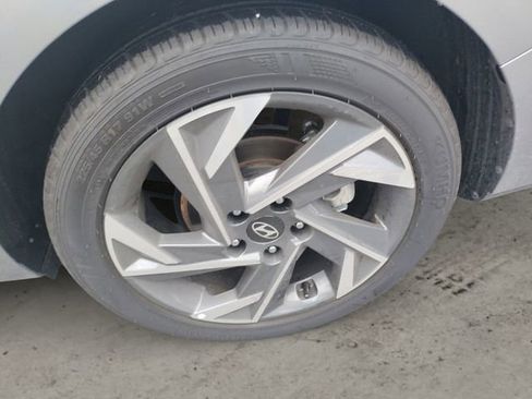 Certified 2025 Hyundai Elantra Sport image 14