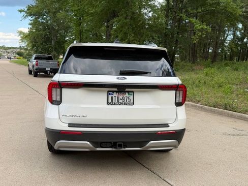 New 2026 Ford Explorer Platinum RWD image 3