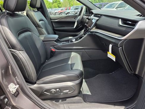 New 2026 Jeep Grand Cherokee L Limited RWD image 15