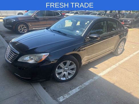 Used 2013 Chrysler 200 Touring FWD image 6