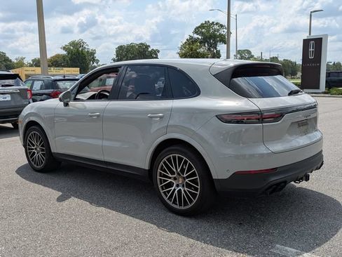 Used 2022 Porsche Cayenne AWD/4WD image 5