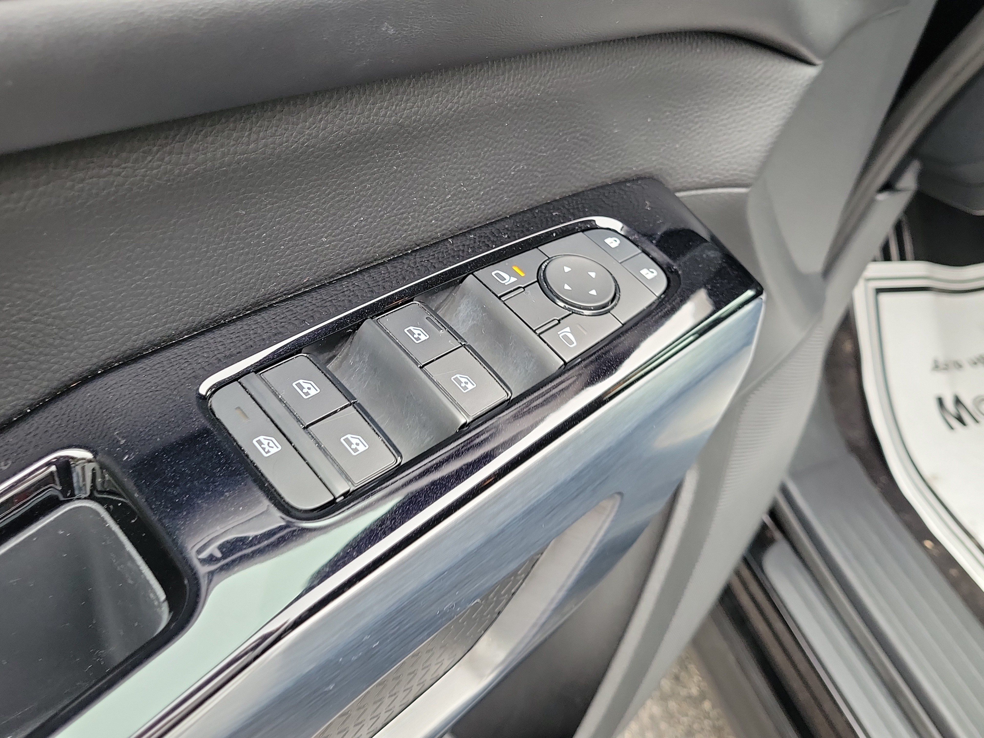 Certified 2025 Nissan Pathfinder SL FWD image 19
