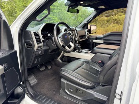 Used 2019 Ford F150 Lariat w/ Equipment Group 502A Luxury AWD/4WD image 14