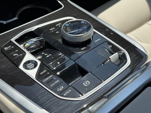 Certified 2023 BMW X7 M60i w/ Executive Package image 28