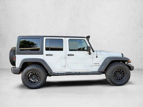 Used 2018 Jeep Wrangler Unlimited Sport S AWD/4WD image 5