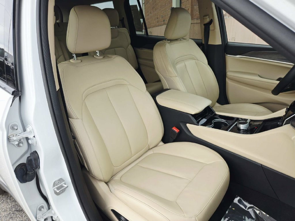 Used 2022 Jeep Grand Cherokee L Limited AWD/4WD image 18