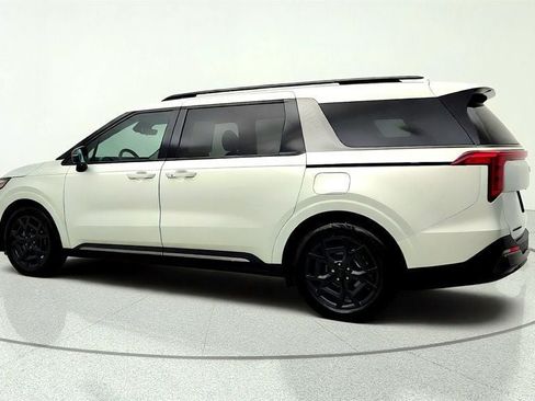 Used 2025 Kia Carnival SX w/ SX Dark Edition Package FWD image 7