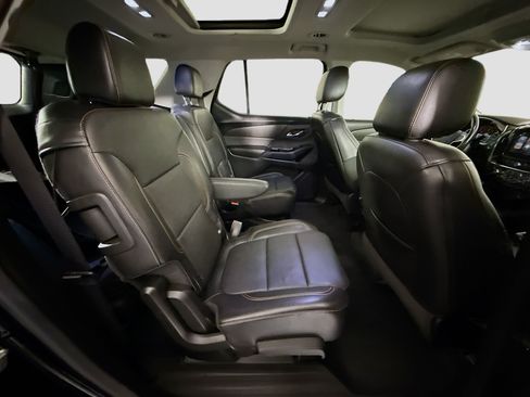 Used 2019 Chevrolet Traverse Premier w/ LPO, Blackout Package FWD image 27