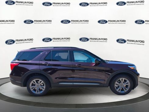 Used 2022 Ford Explorer XLT w/ Equipment Group 202A AWD/4WD image 6