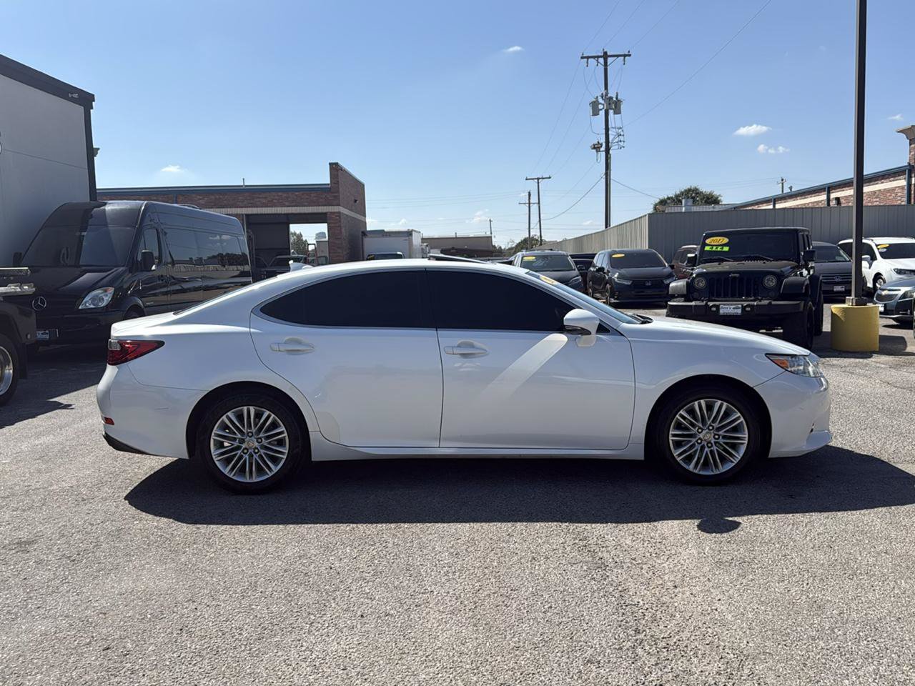 Used 2015 Lexus ES 350 w/ Luxury Package FWD image 5