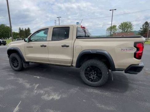 Used 2024 Chevrolet Colorado Trail Boss w/ Technology Package AWD/4WD image 6