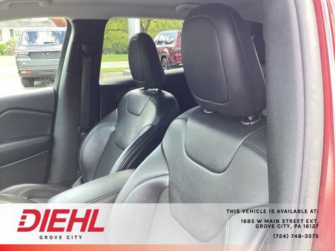 Used 2020 Jeep Cherokee Latitude Plus w/ Cold Weather Group AWD/4WD image 23
