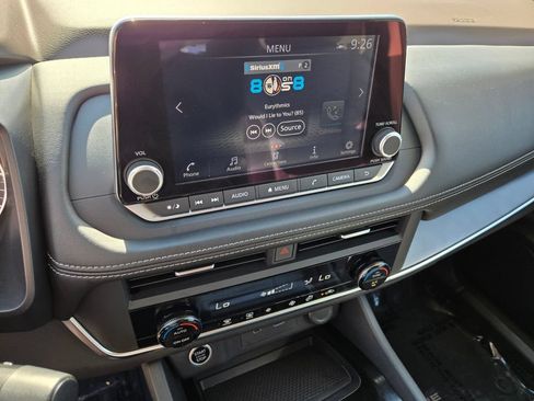 Certified 2023 Nissan Rogue SV FWD image 30