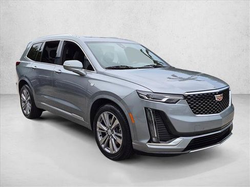 Used 2024 Cadillac XT6 Premium Luxury FWD image 3