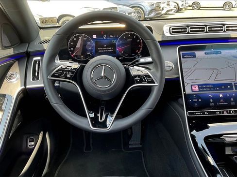 Used 2025 Mercedes-Benz S 580 4MATIC Sedan image 5
