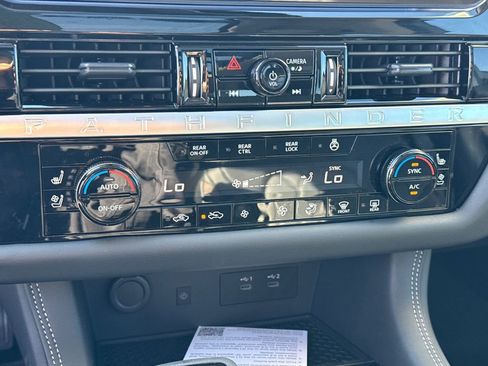 New 2026 Nissan Pathfinder Platinum image 27