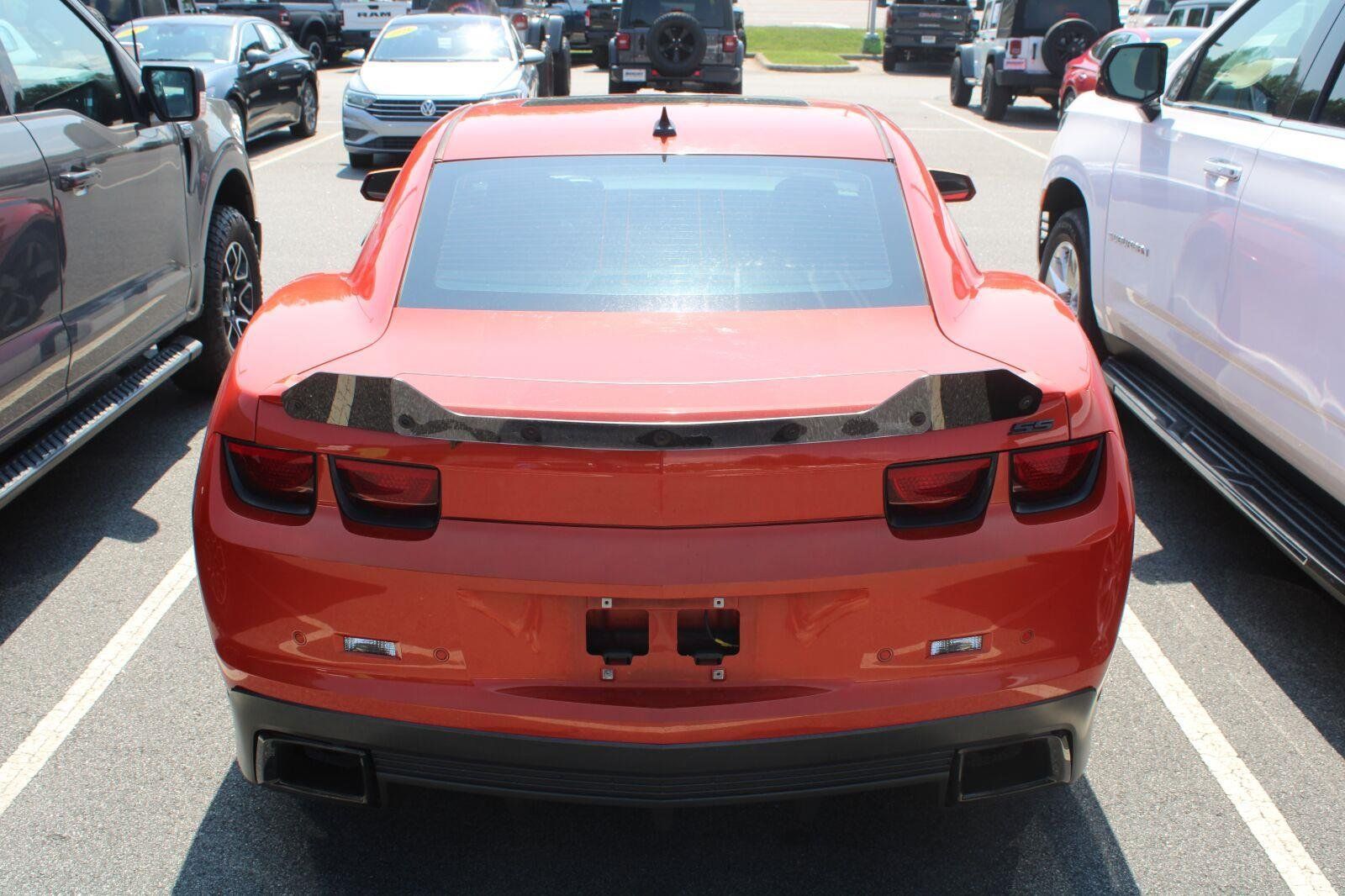 Used 2011 Chevrolet Camaro SS w/ LPO, Ground Effects Package RWD image 5