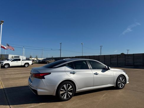 Used 2021 Nissan Altima 2.5 SV FWD image 23