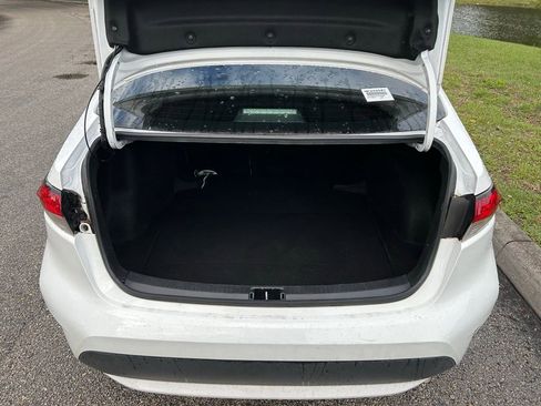 Used 2022 Toyota Corolla LE image 10