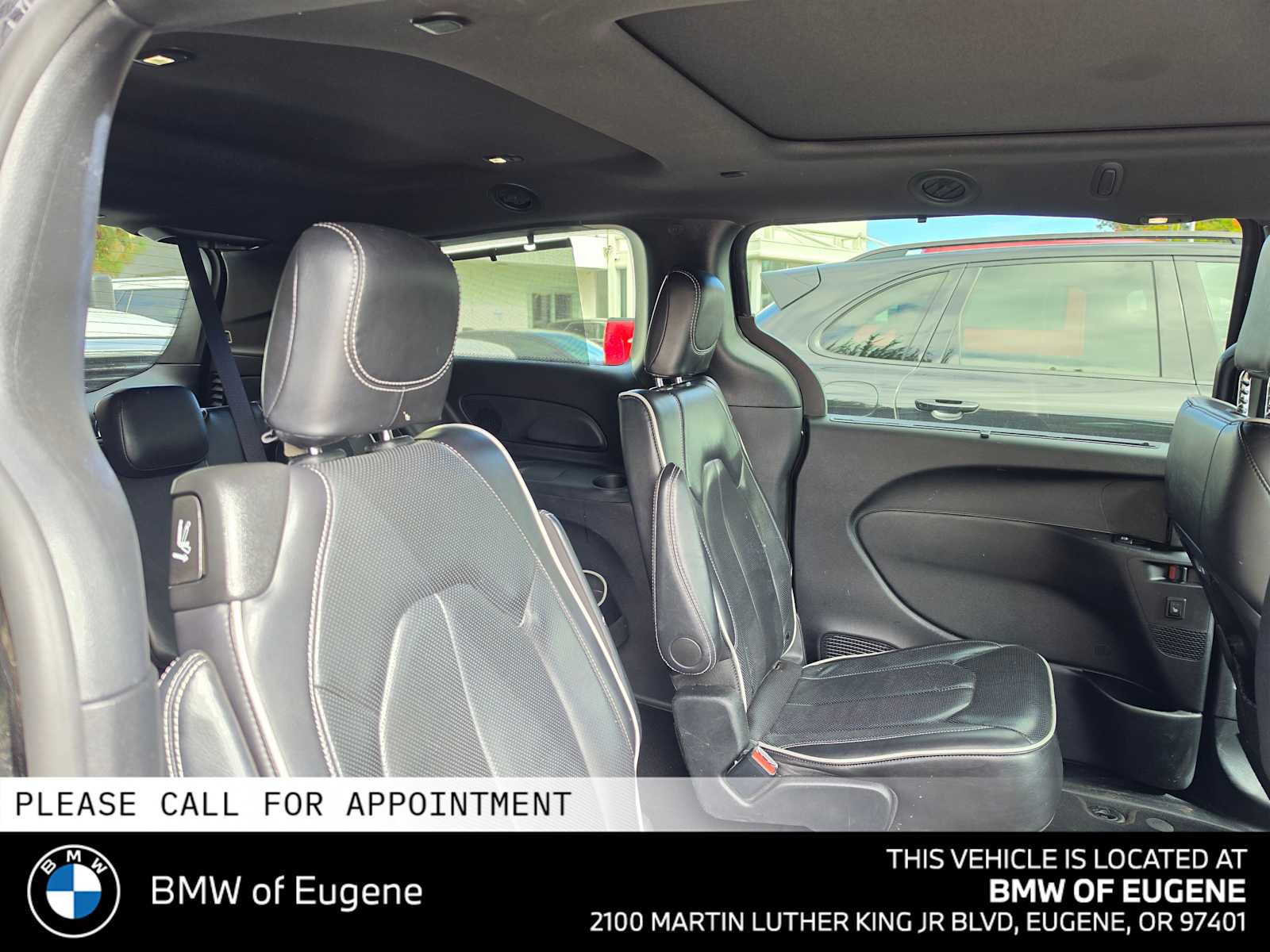 Used 2025 Chrysler Pacifica Limited FWD image 13