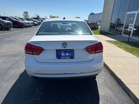Used 2015 Volkswagen Passat 1.8T SE FWD image 14