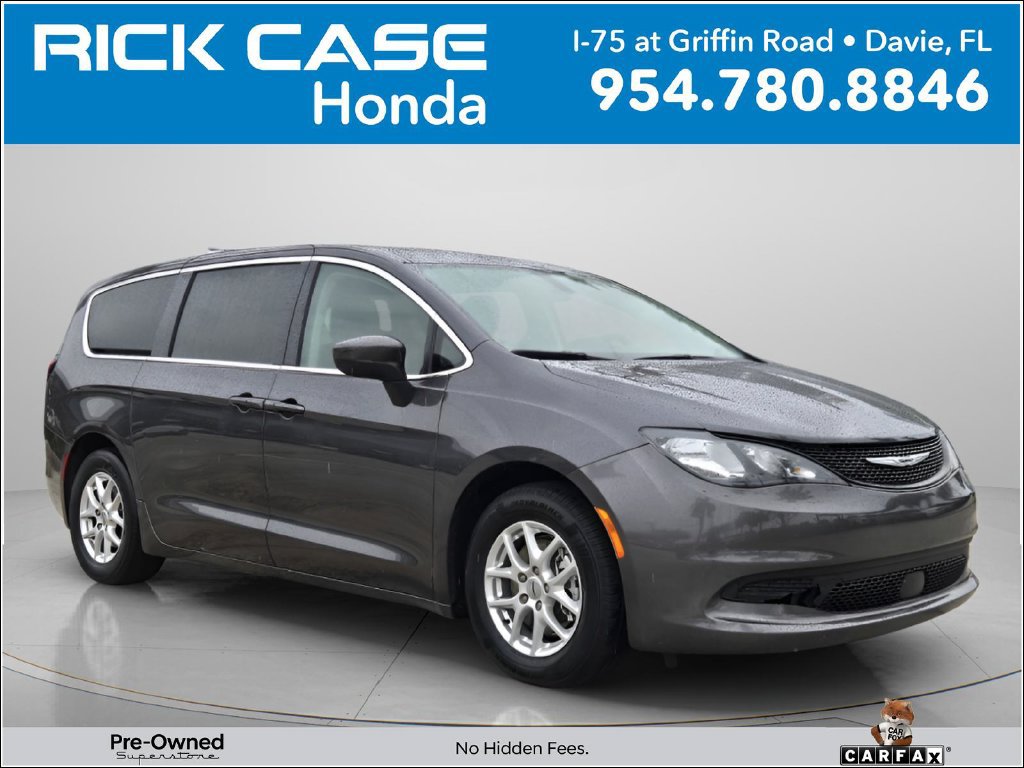 Used 2022 Chrysler Voyager LX FWD image 1