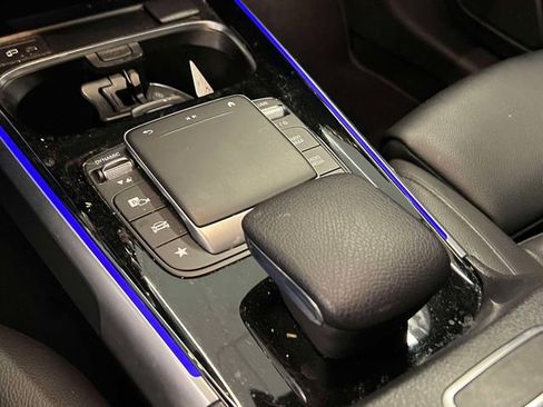 Certified 2022 Mercedes-Benz GLB 250 4MATIC image 31