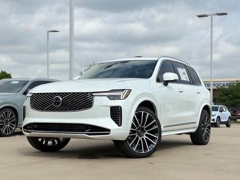 New 2026 Volvo XC90 B5 Ultra w/ Lounge Package image 2