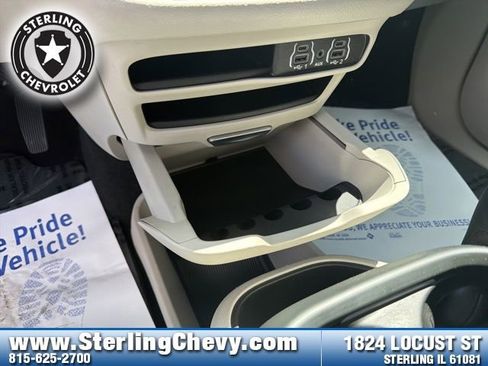 Used 2024 Chrysler Pacifica Touring-L FWD image 23