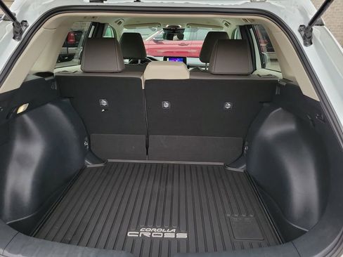 Used 2024 Toyota Corolla Cross XLE image 31