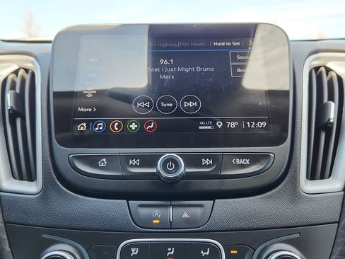 Used 2023 Chevrolet Malibu LT FWD image 24