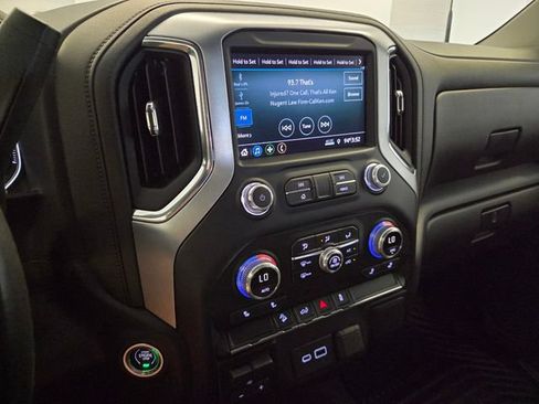 Used 2022 GMC Sierra 2500 SLE w/ SLE Value Package; AWD/4WD image 23