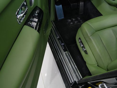 Used 2023 Rolls-Royce Phantom Sedan w/ The Phantom Package RWD image 39