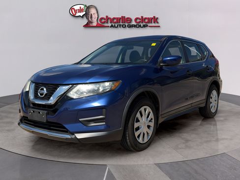 Used 2017 Nissan Rogue S FWD image 1