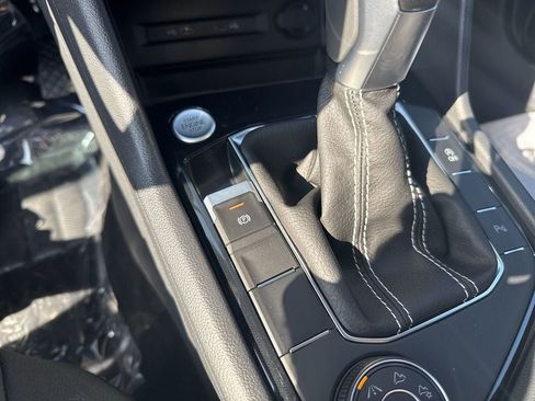 New 2025 Volkswagen Taos SEL image 32