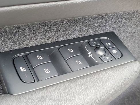 New 2026 Volvo XC40 B5 Plus w/ Protection Package Premier image 23